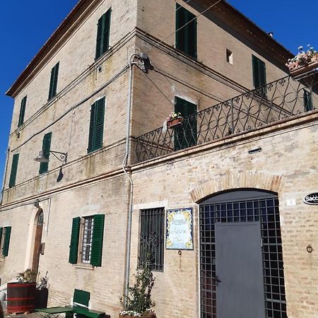 Апартаменти Palazzo Tuemi Castelplanio Екстер'єр фото